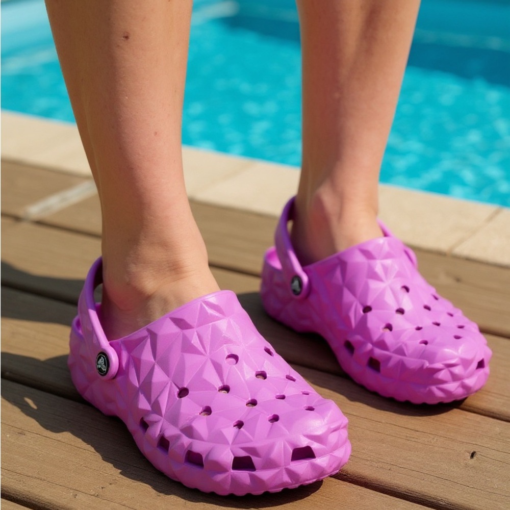 CROCS Classic Geometric Clog "Bubble" WOMEN'S 7 NWT